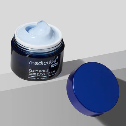 MEDICUBE GÖZENEK KAPATICI GÜNLÜK KREM