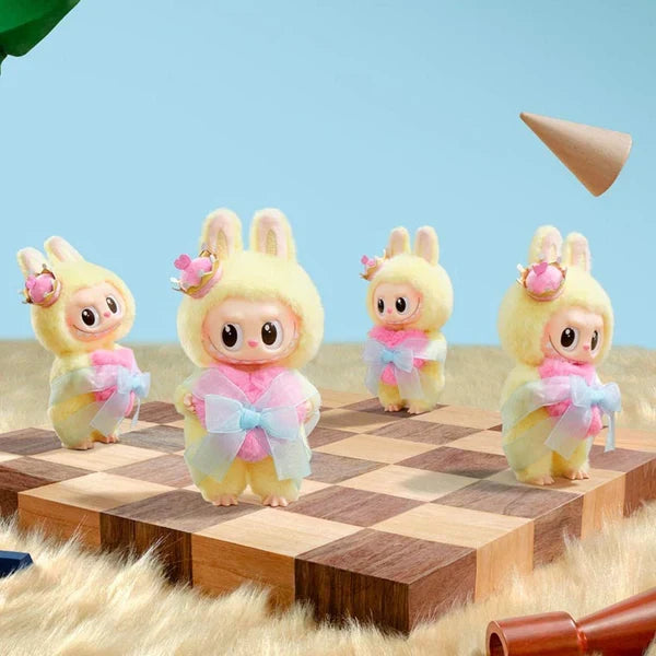 POP MART LABUBU THE MONSTERS LET’S CHECKMATE SERİSİ PELUŞ ASKI KART - Cece Decór